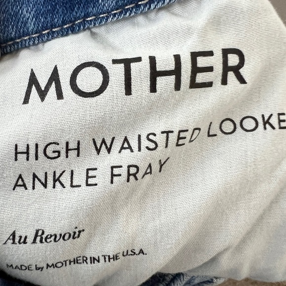 MOTHER The High Waisted Looker Ankle Fray Jeans in Au Revoir Wash - Picture 4 of 6